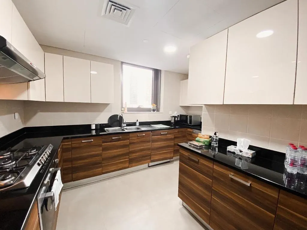 Luxurious & Modern 2Br Plus Maid, Sparkle Tower Dubai Marina - 10Ab4