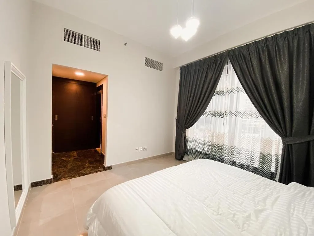 Luxurious & Modern 2Br Plus Maid, Sparkle Tower Dubai Marina - 10Ab4 0*,