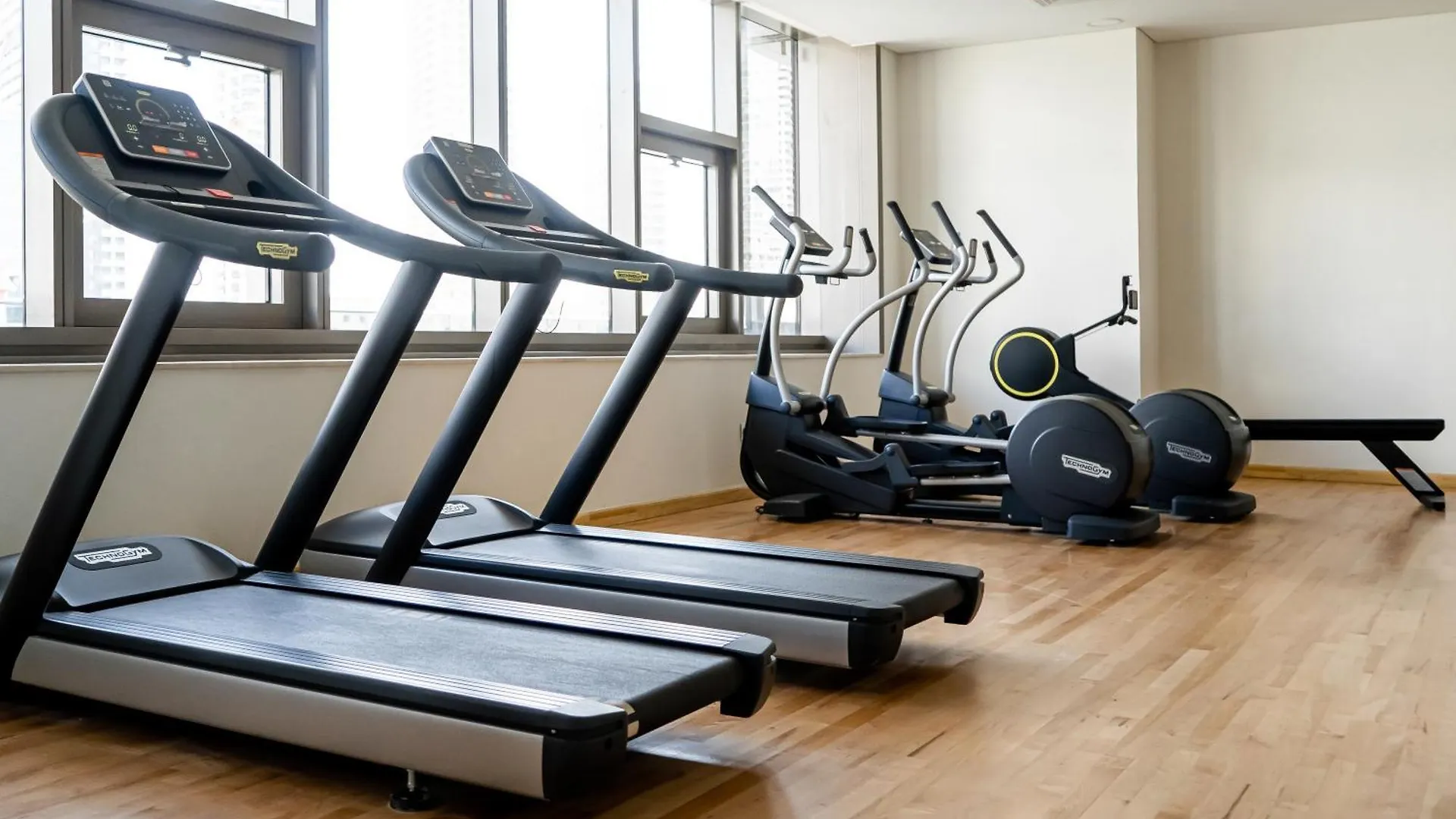 Luxurious & Modern 2Br Plus Maid, Sparkle Tower Dubai Marina - 10Ab4